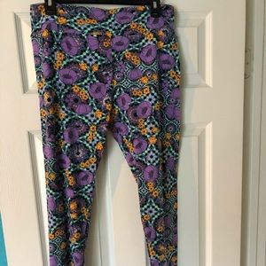 LuLaRoe tall and curvy leggings